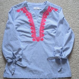 New Vineyard Vines Blue and Pink Embroidered Top Small